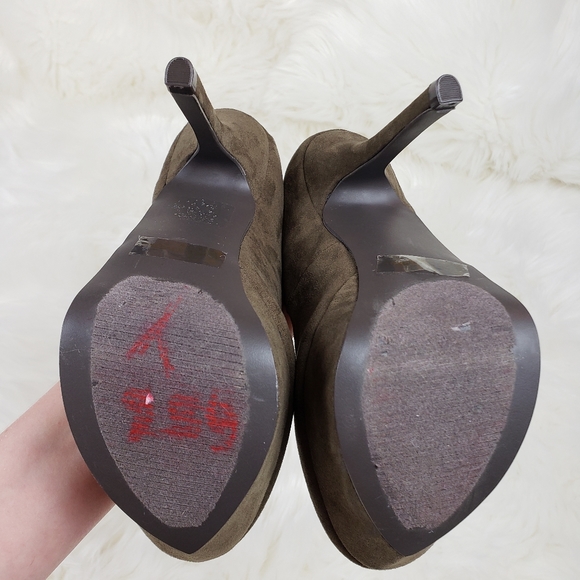 Qupid Faux Suede Platform Stiletto Pumps - Picture 6 of 7